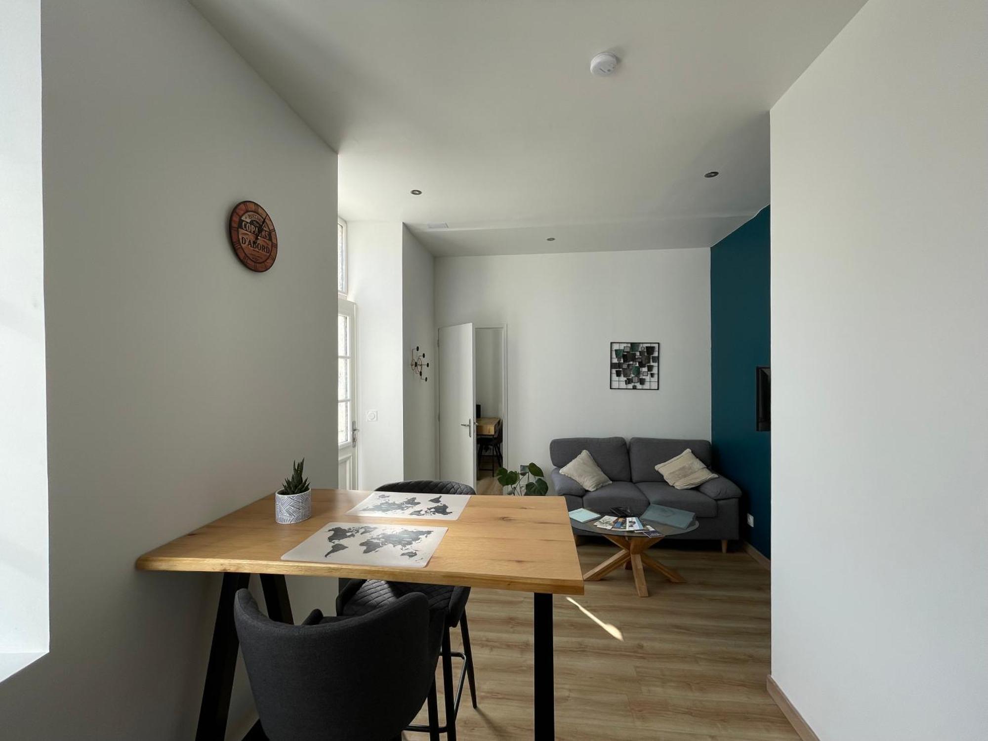Bel appartement, rez-de-chaussée, parking gratuit Chablis Exterior foto